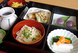 暑気払いの松花堂