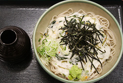 冷しねばとろそば