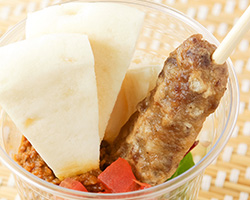 小形牧場牛入つくねのナンカップ