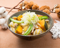 地元の黒大豆味噌を使用した具沢山な味噌煮込みうどん