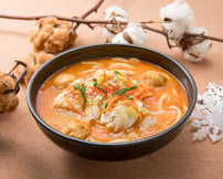 地元の米こうじ味噌を使用した味噌担々煮込みうどん