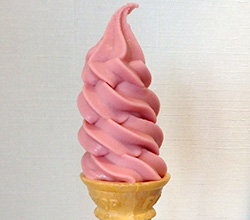 苺ソフトクリーム