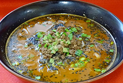 黒胡麻坦々麺