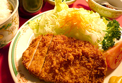 信州米豚の味噌カツ定食