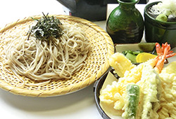 手打ち天ざるそば