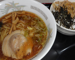 醤油ラーメン ミニチャーシュ玉丼セット