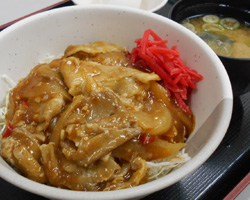 ピリ辛スタミナ丼