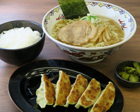醤油ラ―メン餃子セット