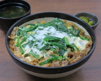 栃木の豚ニラ玉丼