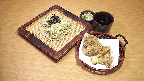 冷やし桑の葉ざるうどん