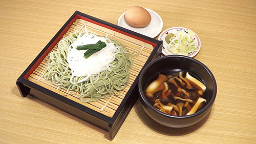 茸香・よもぎ蕎麦　～寿宝卵添え～