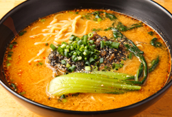 あかごま担担麺