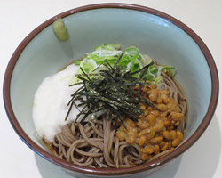 冷やしネバとろそば