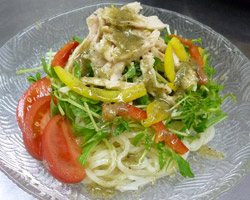 冷しバジルサラダ<br>うどん