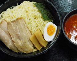 ピリ辛みそつけ麺<br>「南蛮えび風味」