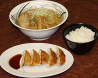 ラーメンセット餃子半ライス付き
