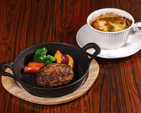 ハンバーグステーキとオニオングラタンスープ 自家製パンまたはライス ドリンクつき