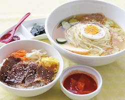 盛岡冷麺と八幡平牛のビビンバ丼セット