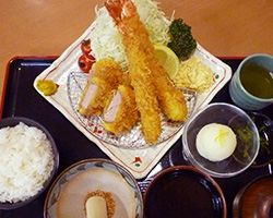 ミックスフライ定食