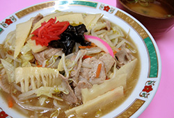 春はたけのこ中華飯