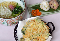 桜えびかき揚げうどん（おにぎり付き）