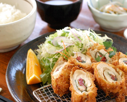 都鳥の正法寺梅しそ巻カツ