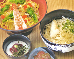 海仙春ちらしと稲庭温うどん