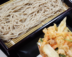 桜エビと筍のかき揚げせいろ蕎麦