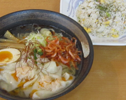 えび塩ワンタン麺＆梅ピラフセット