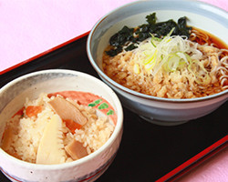 花そば（うどん）とミニ筍ごはん