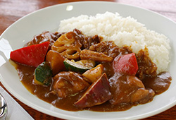 ゴロゴロ野菜カレー