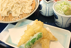 三陸産あなご天と冷やし稲庭うどん