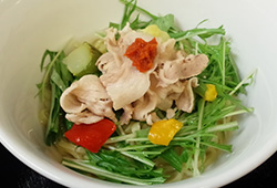 米沢豚一番育ちと夏野菜のゆず塩涼麺