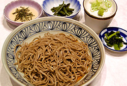 冷やし山菜とろろそば