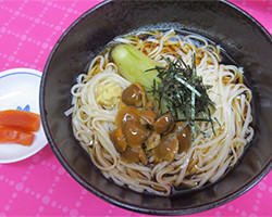 稲庭冷やしうどん　焼きなす付
