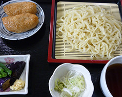 冷やしざるラーメンセット（いなり2個付）