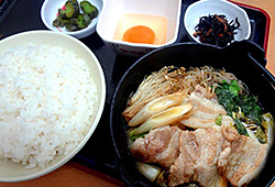 龍泉洞黒豚すき焼き