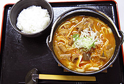 もつ煮込みうどんセット（半ライス付）