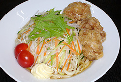 チキン竜田サラダうどん