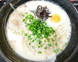 とんこつラーメン