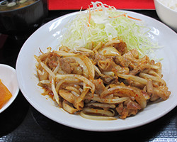 もつ炒め定食（辛子味噌味）