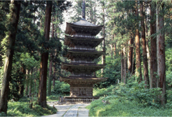 羽黒山 五重塔(国宝)