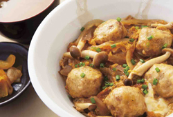 栃木軍鶏入りつみれ親子丼