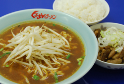 味噌ラーメンもつ煮定食