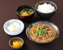 金華亭もつ煮込み定食