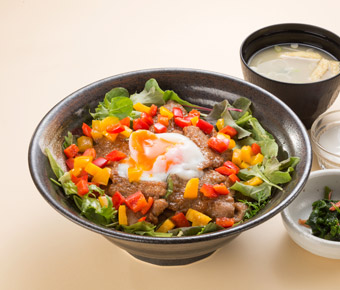 新潟産豚ヒレ肉の変な丼