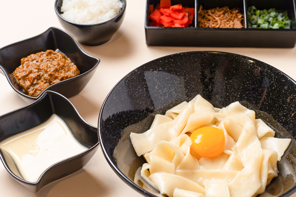 カレボナーラまぜうどんのイメージ画像