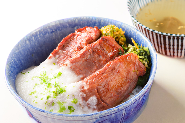 肉厚・牛タンさがりパワー丼のイメージ画像