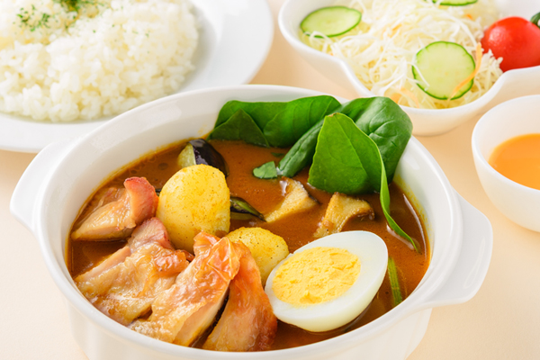 菜彩鶏のグリルと八幡平ほうれん草のスープカレーのイメージ画像